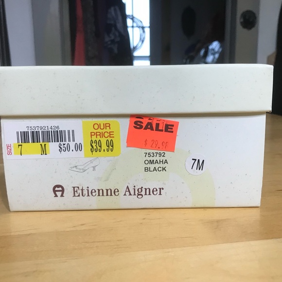 Eitienne Aigner Black leather pumps - Picture 2 of 5